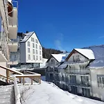 Czarna Gora 126 *