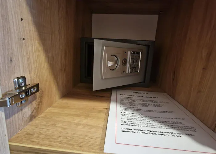 Czarna Gora 126 * Sienna (Klodzko)